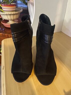 Vince Camuto  Black Suede Open-Toe Ankle Booties 7 worn twice